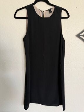 AQUA Black Sleeveless Shift Dress - Small